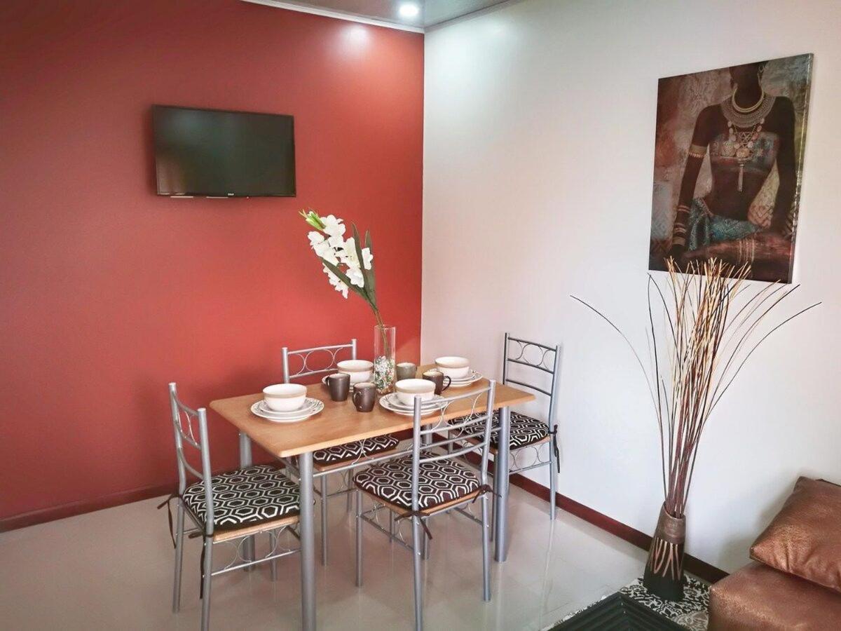 Aptos Casa Caribe, Habitaciones Privadas En Aptos Compartidos & Aptos Completos Con Auto Entrada プエルト・リモン エクステリア 写真